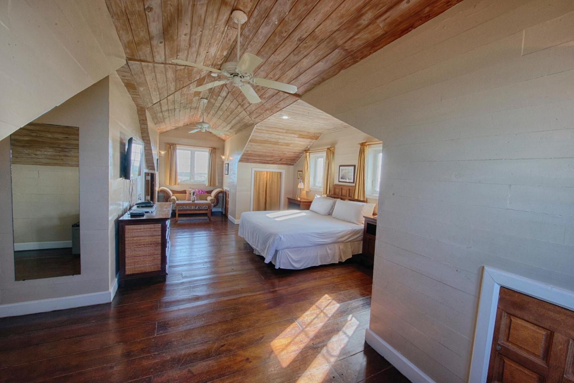 A Stone'S Throw Away Hotell Nassau Exteriör bild