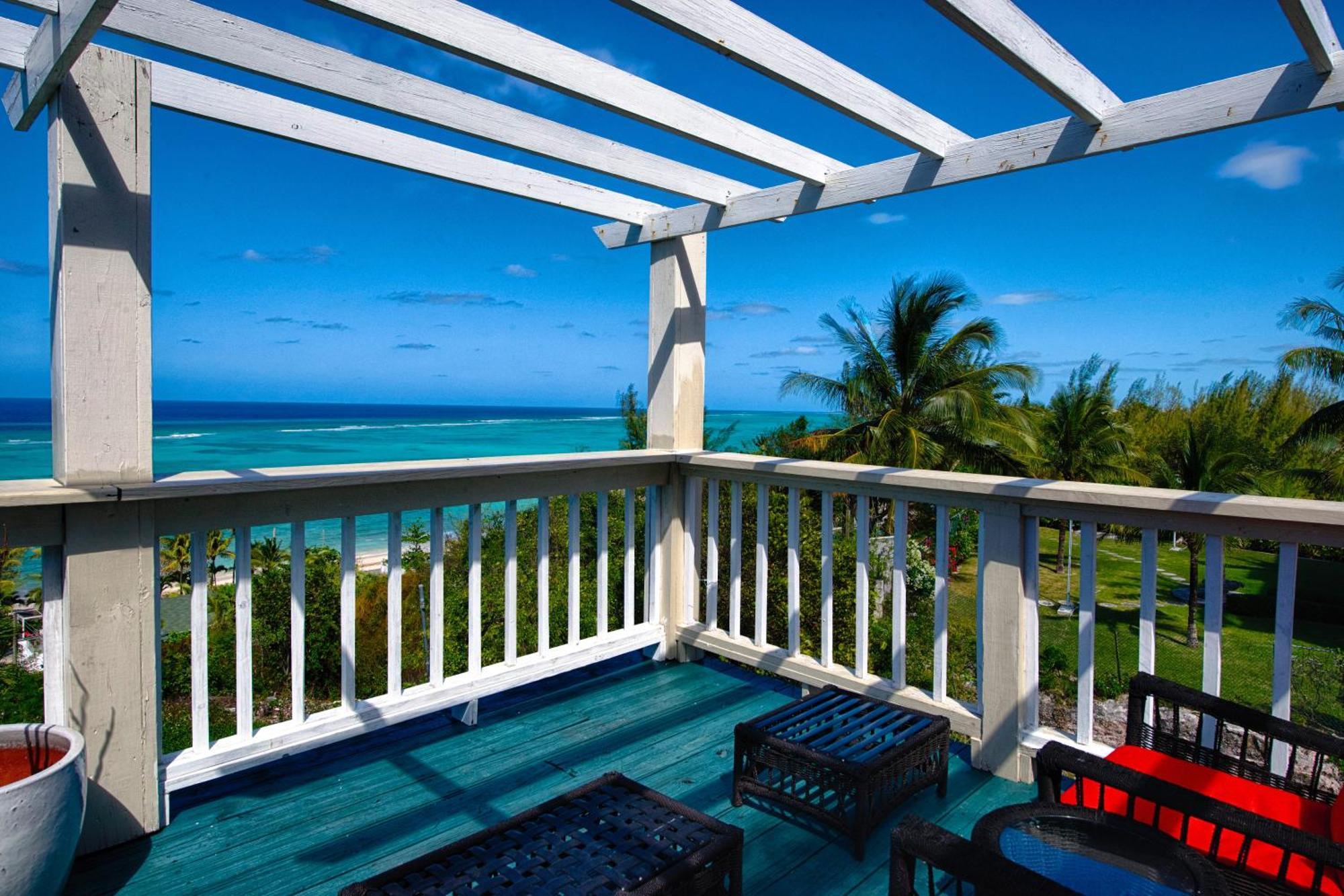 A Stone'S Throw Away Hotell Nassau Exteriör bild