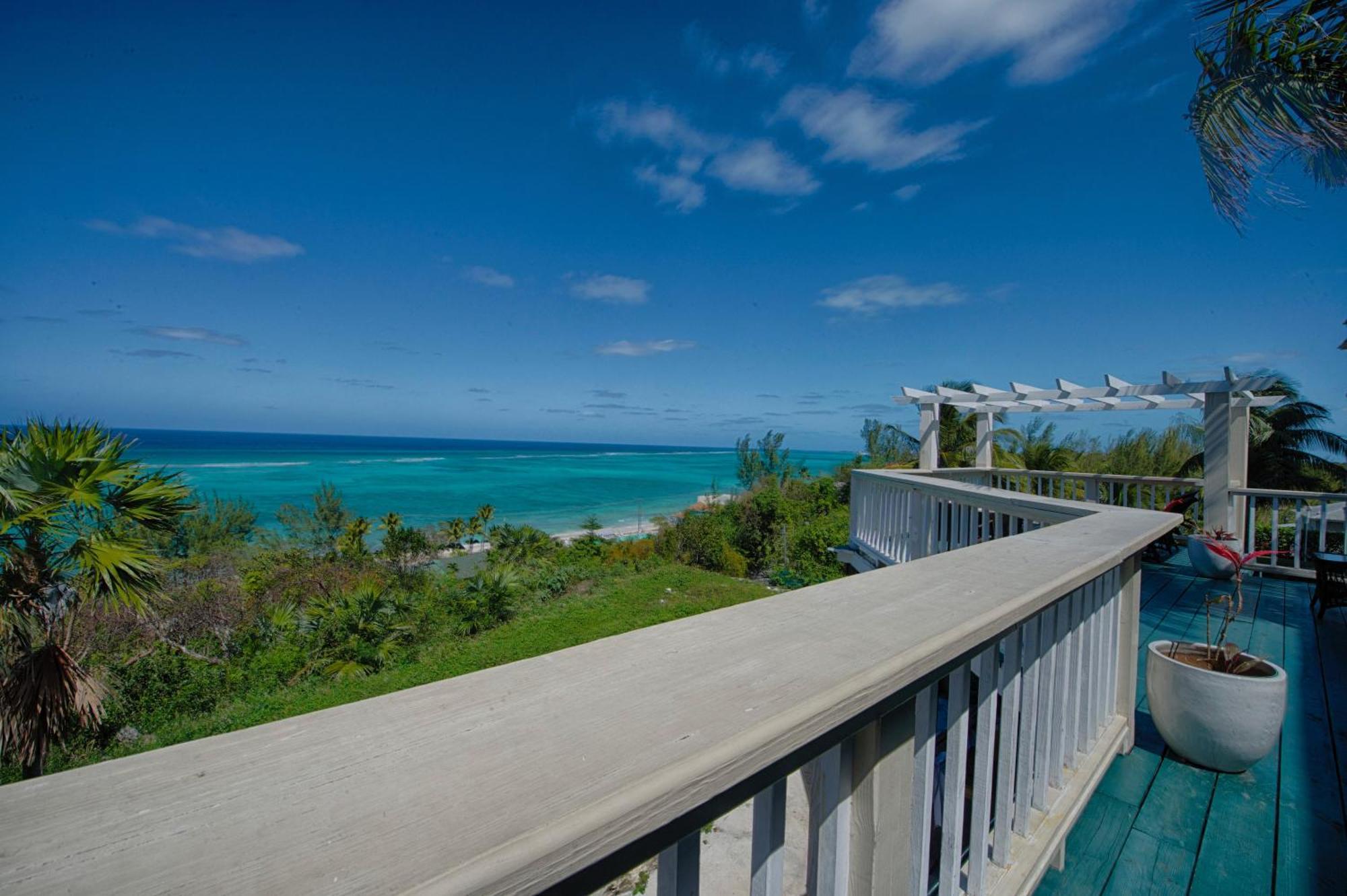 A Stone'S Throw Away Hotell Nassau Exteriör bild