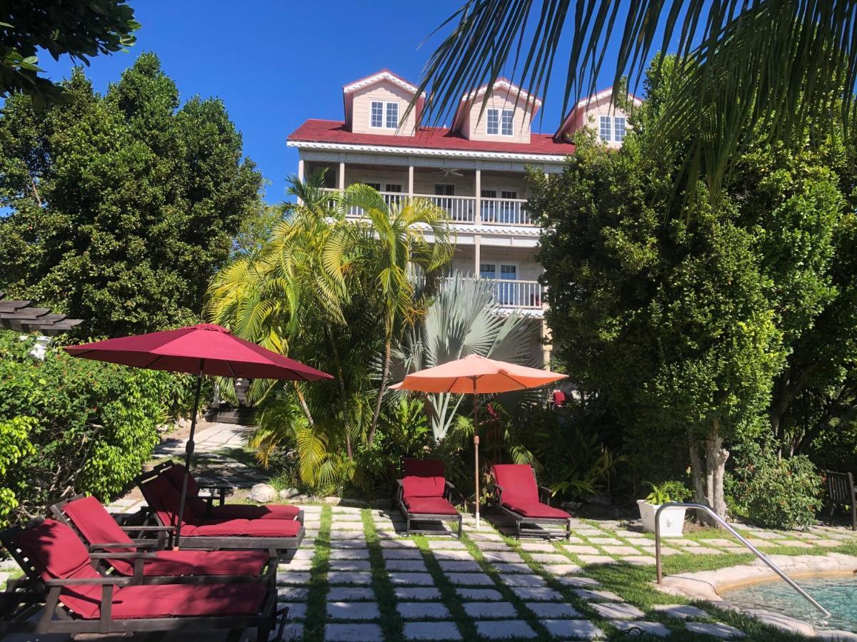 A Stone'S Throw Away Hotell Nassau Exteriör bild